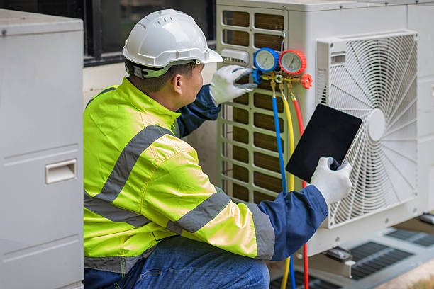 Professional Hvac Installation technician working in Castalian Springs, TN